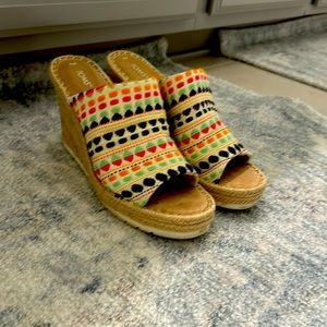 TOM’s Multi color wedges Women’s size 10
